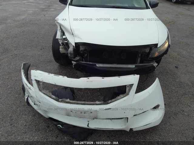 Photo 5 VIN: 1HGCS2B80AA001815 - HONDA ACCORD CPE 