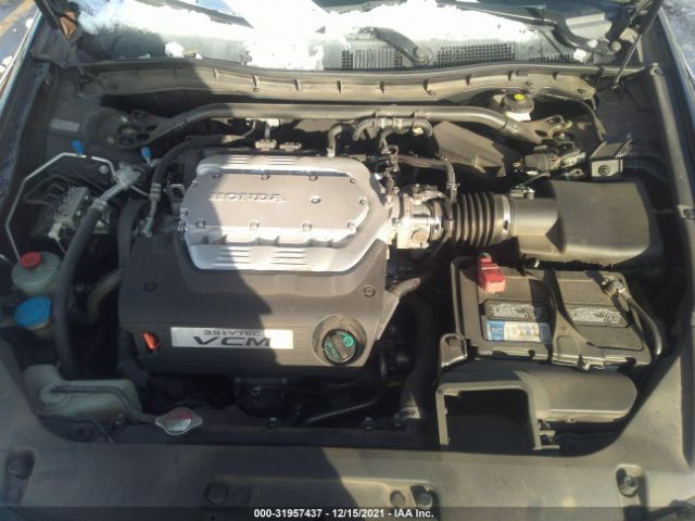 Photo 9 VIN: 1HGCS2B81AA003962 - HONDA ACCORD CPE 