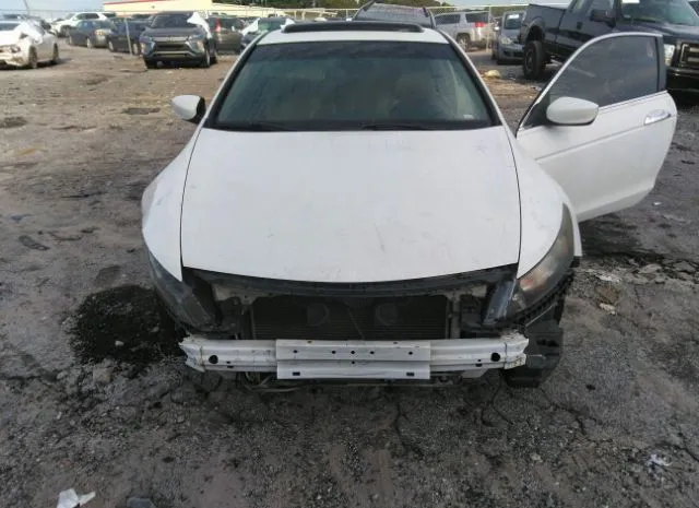 Photo 5 VIN: 1HGCS2B81BA003672 - HONDA ACCORD CPE 