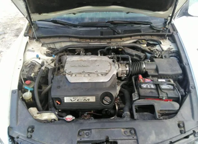 Photo 9 VIN: 1HGCS2B81BA003672 - HONDA ACCORD CPE 