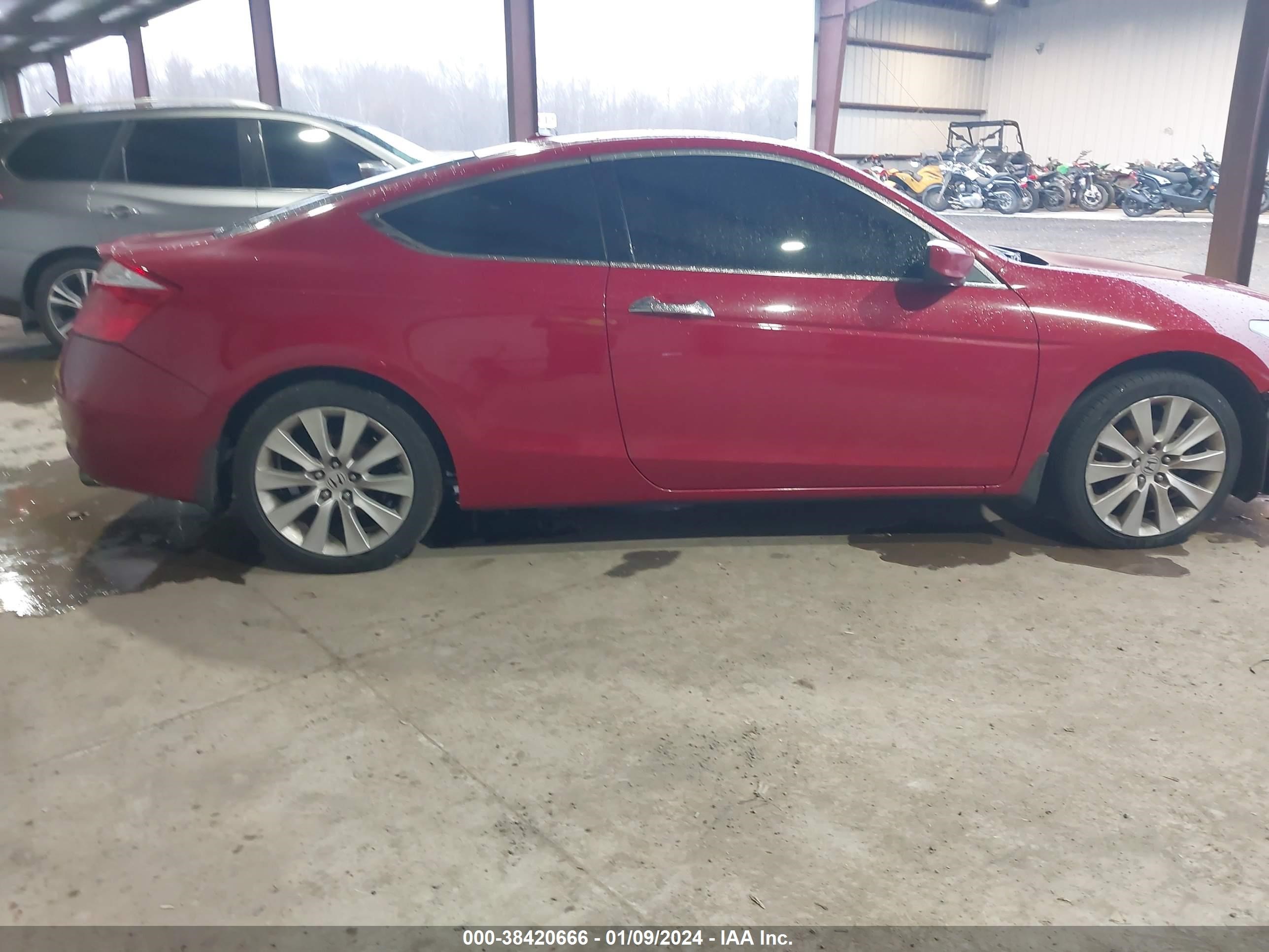 Photo 11 VIN: 1HGCS2B84AA003017 - HONDA ACCORD 