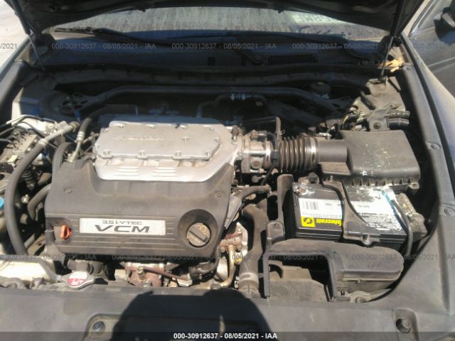 Photo 9 VIN: 1HGCS2B84AA010453 - HONDA ACCORD CPE 