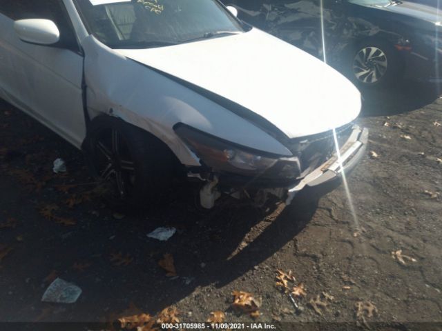 Photo 5 VIN: 1HGCS2B84CA011427 - HONDA ACCORD CPE 