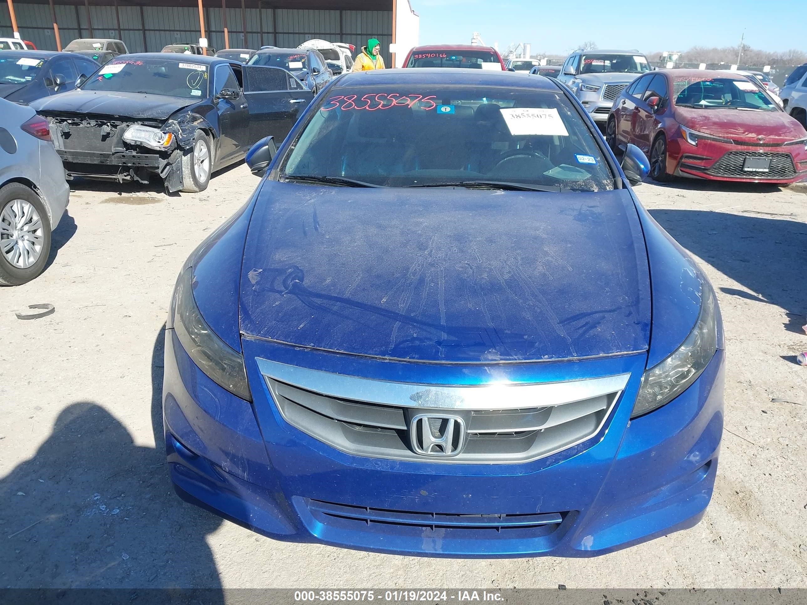 Photo 5 VIN: 1HGCS2B87BA000534 - HONDA ACCORD 