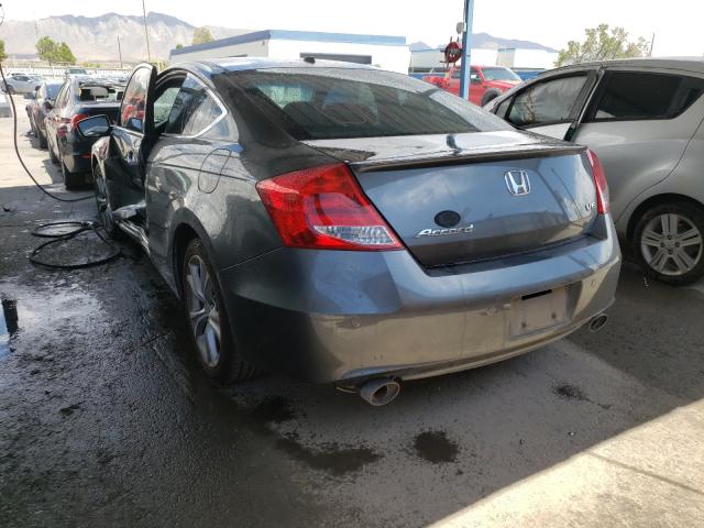 Photo 2 VIN: 1HGCS2B87BA000761 - HONDA ACCORD 