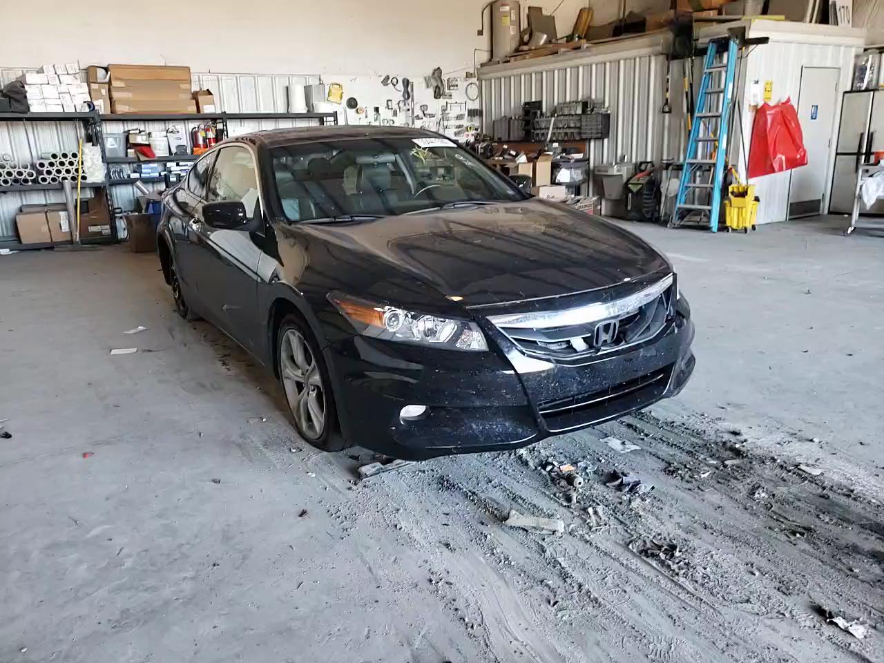 Photo 10 VIN: 1HGCS2B89BA000440 - HONDA ACCORD EXL 