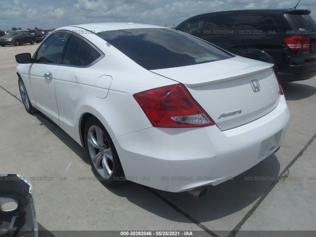 Photo 2 VIN: 1HGCS2B89BA003788 - HONDA ACCORD CPE 