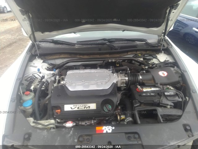 Photo 9 VIN: 1HGCS2B8XAA006777 - HONDA ACCORD CPE 