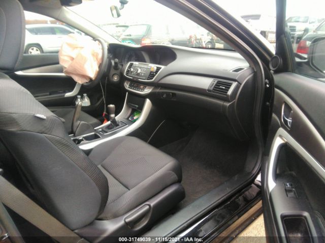 Photo 4 VIN: 1HGCT1A31FA013556 - HONDA ACCORD COUPE 