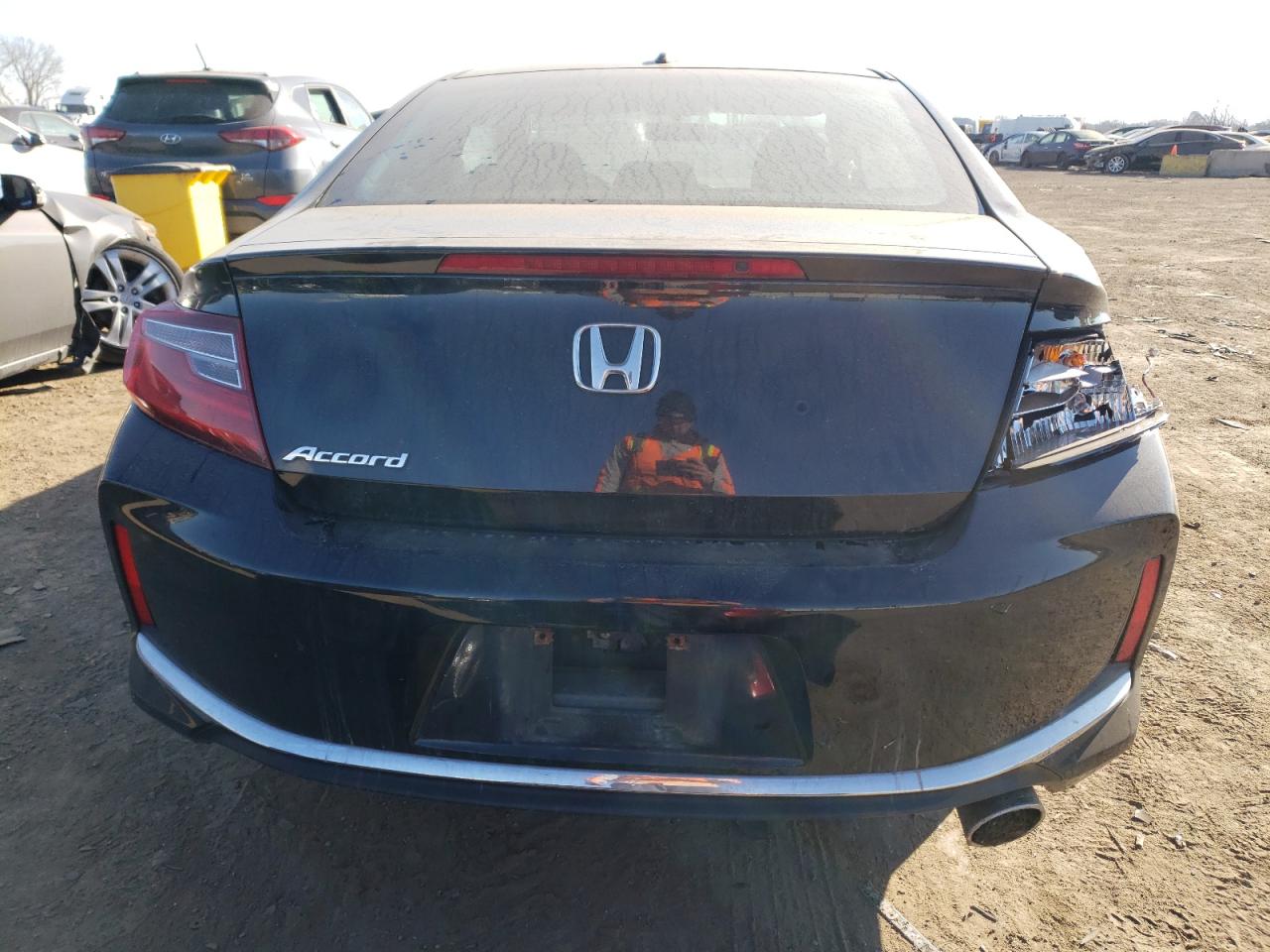 Photo 5 VIN: 1HGCT1A7XHA001881 - HONDA ACCORD 