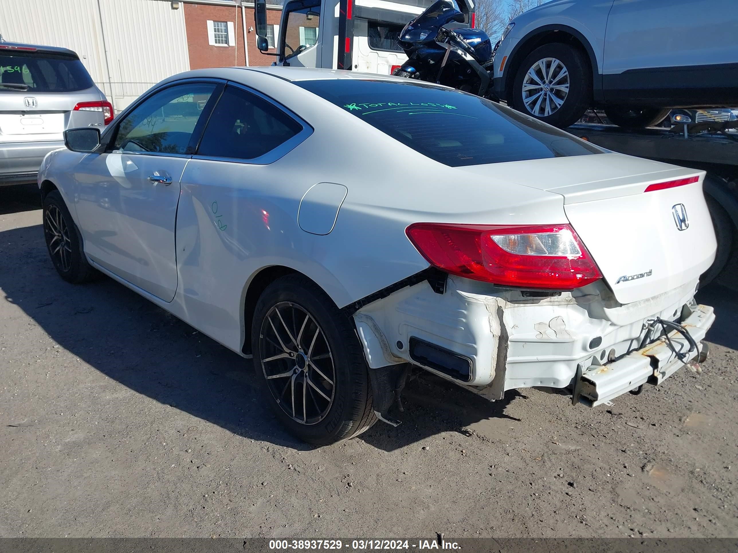 Photo 2 VIN: 1HGCT1B35FA005152 - HONDA ACCORD 