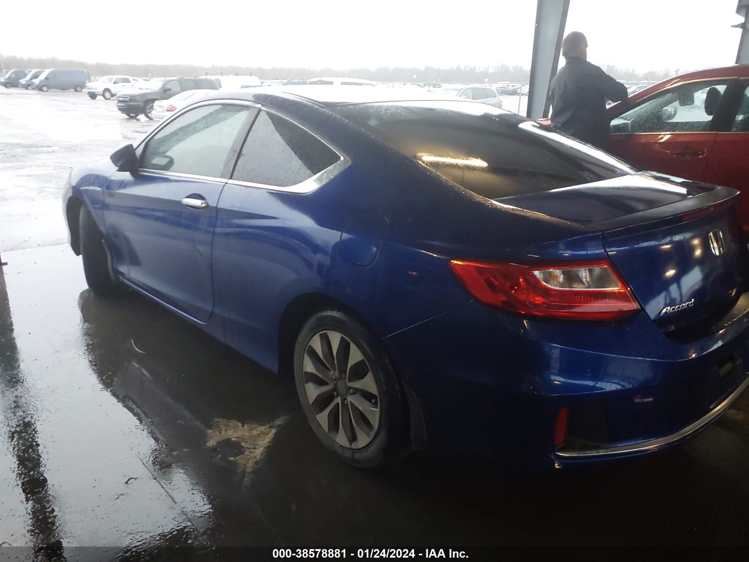 Photo 2 VIN: 1HGCT1B35FA014322 - HONDA ACCORD 