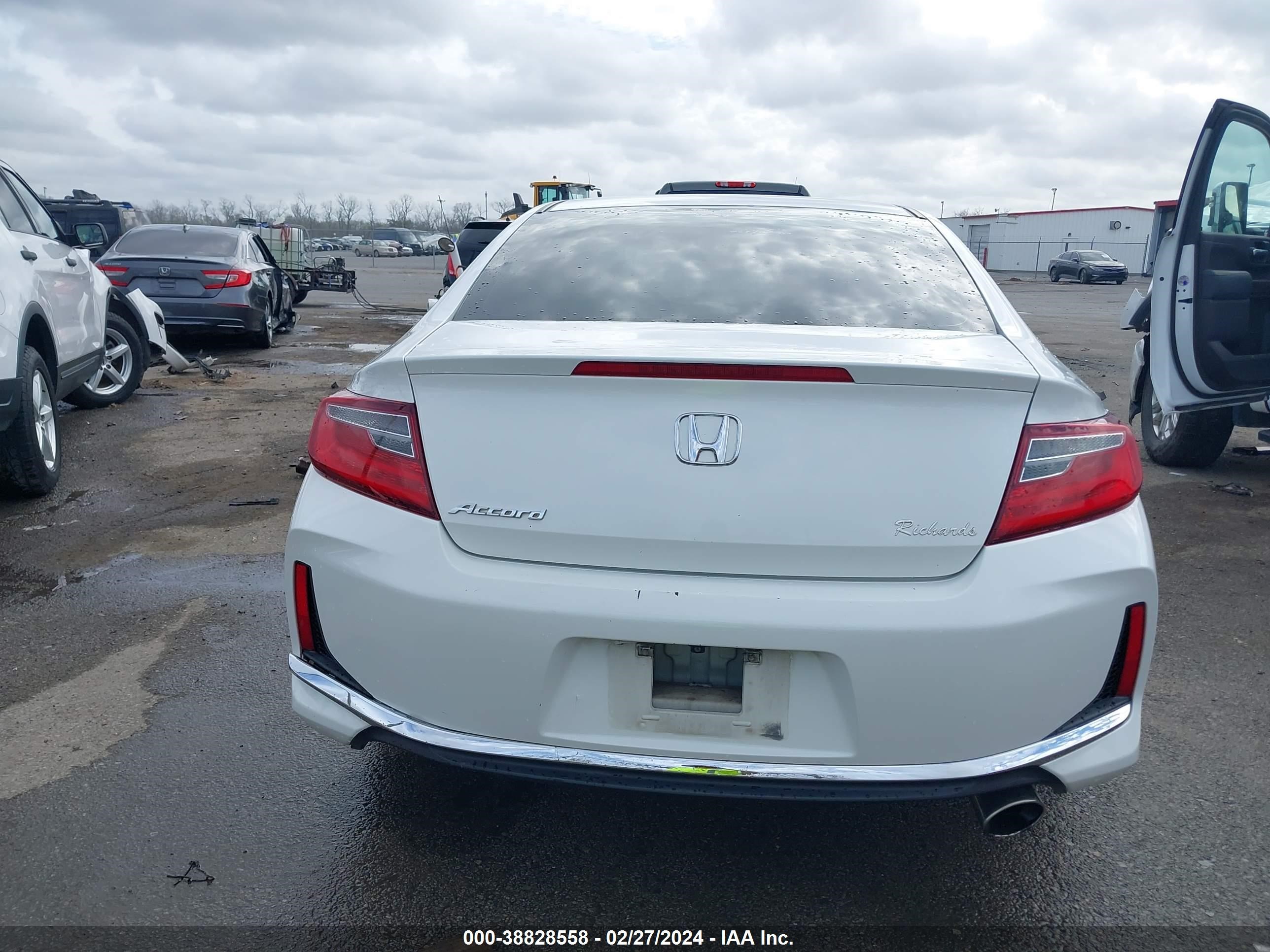 Photo 15 VIN: 1HGCT1B35HA003839 - HONDA ACCORD 