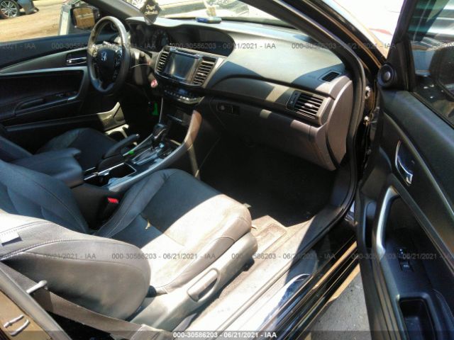 Photo 4 VIN: 1HGCT1B6XHA005189 - HONDA ACCORD COUPE 