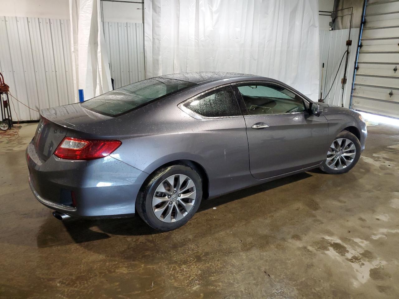 Photo 2 VIN: 1HGCT1B70FA013159 - HONDA ACCORD 