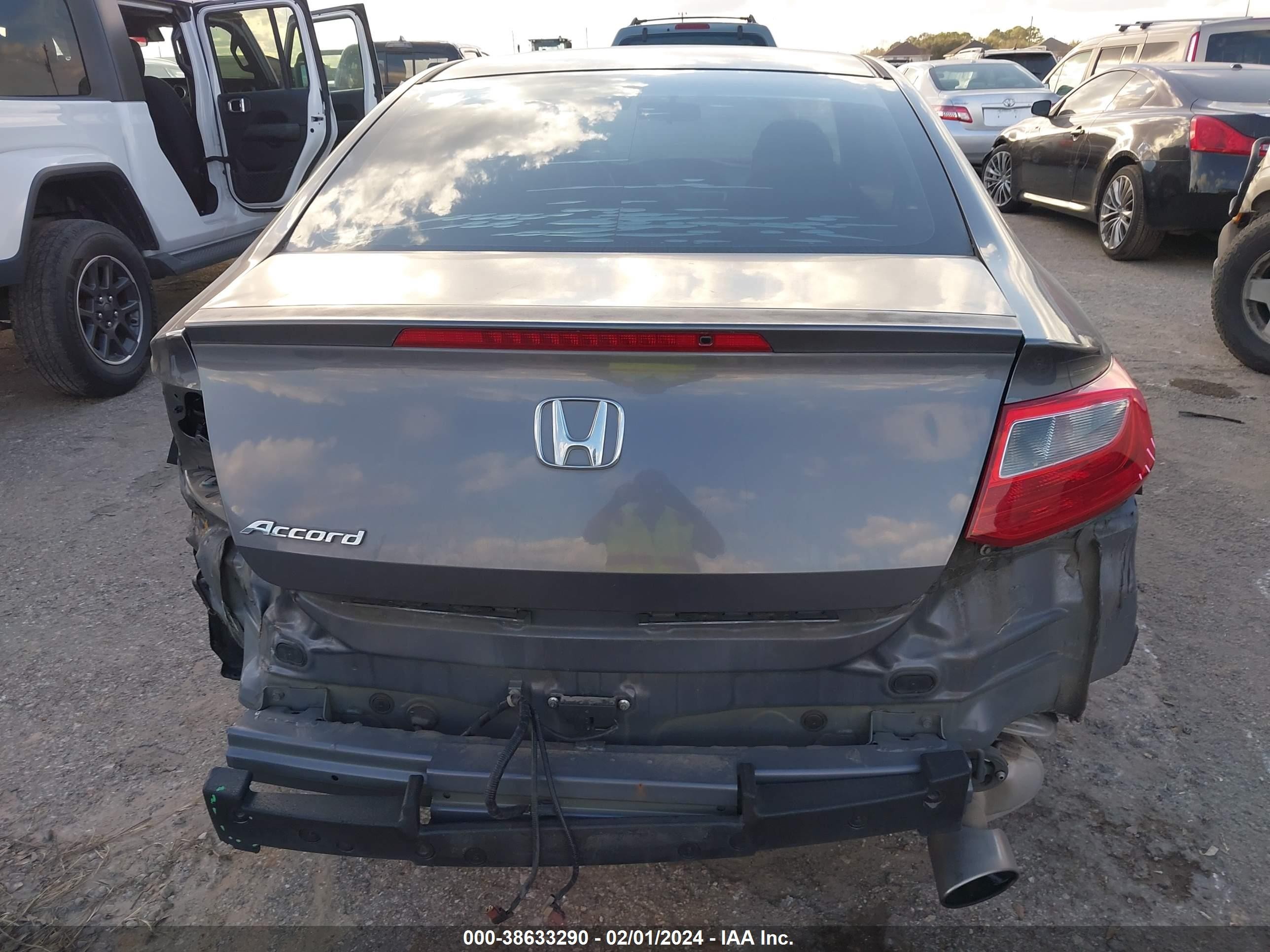 Photo 15 VIN: 1HGCT1B76EA003878 - HONDA ACCORD 