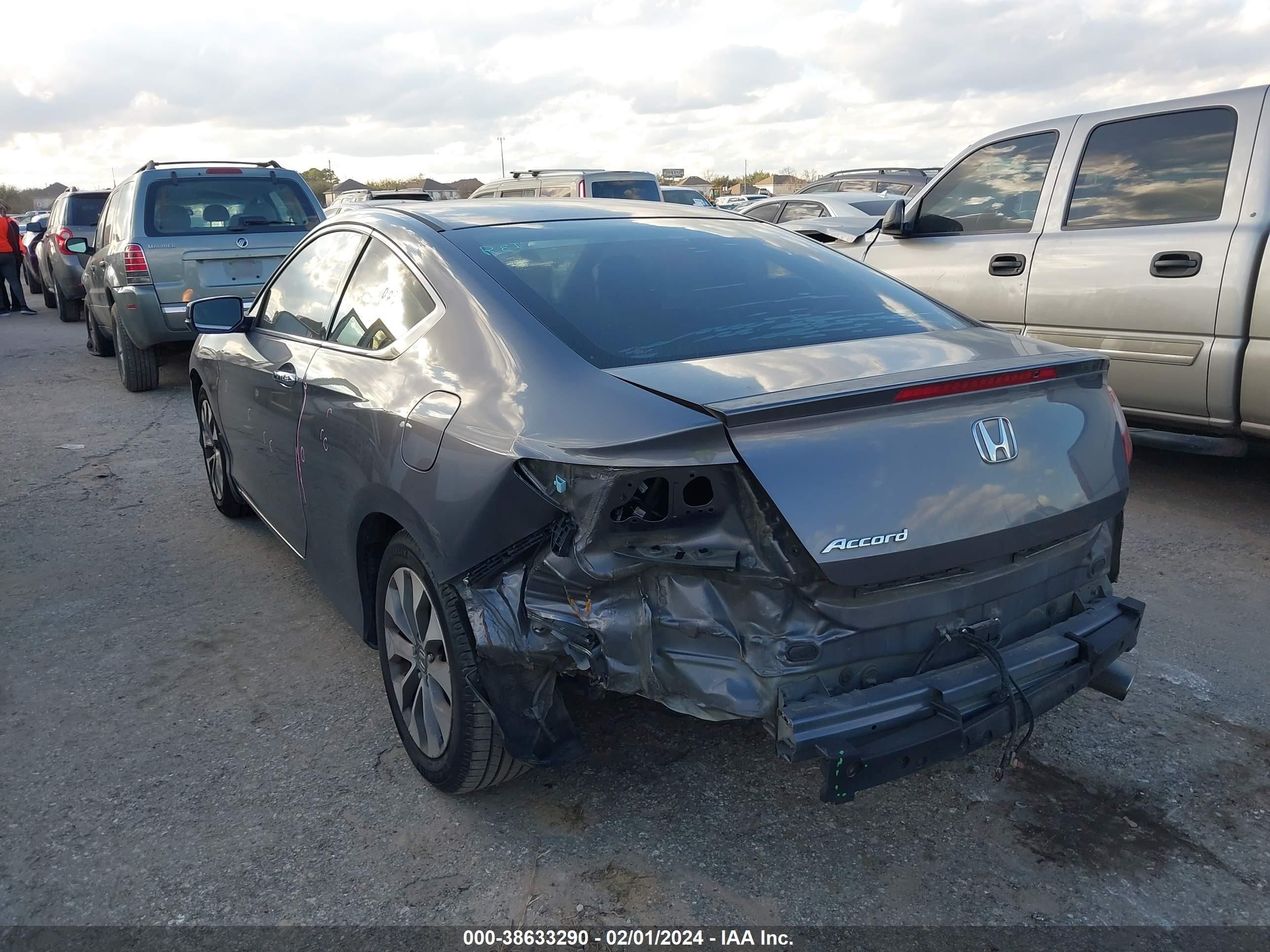 Photo 2 VIN: 1HGCT1B76EA003878 - HONDA ACCORD 