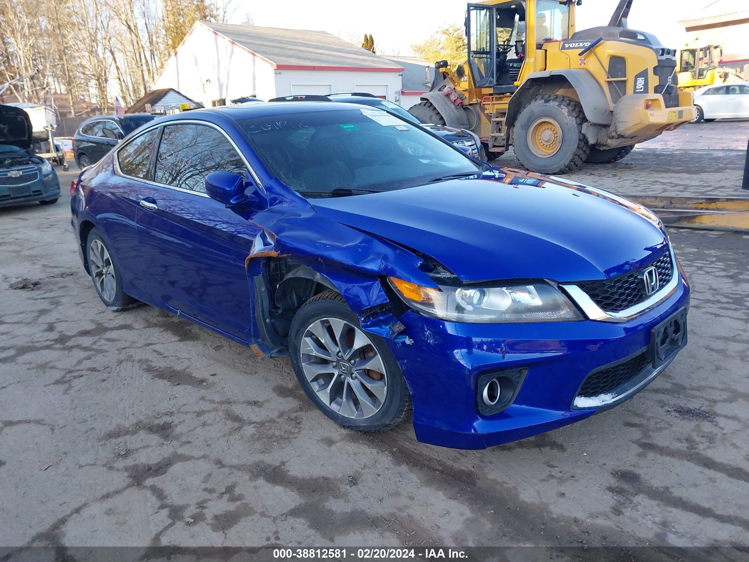 Photo 1 VIN: 1HGCT1B77DA024897 - HONDA ACCORD 