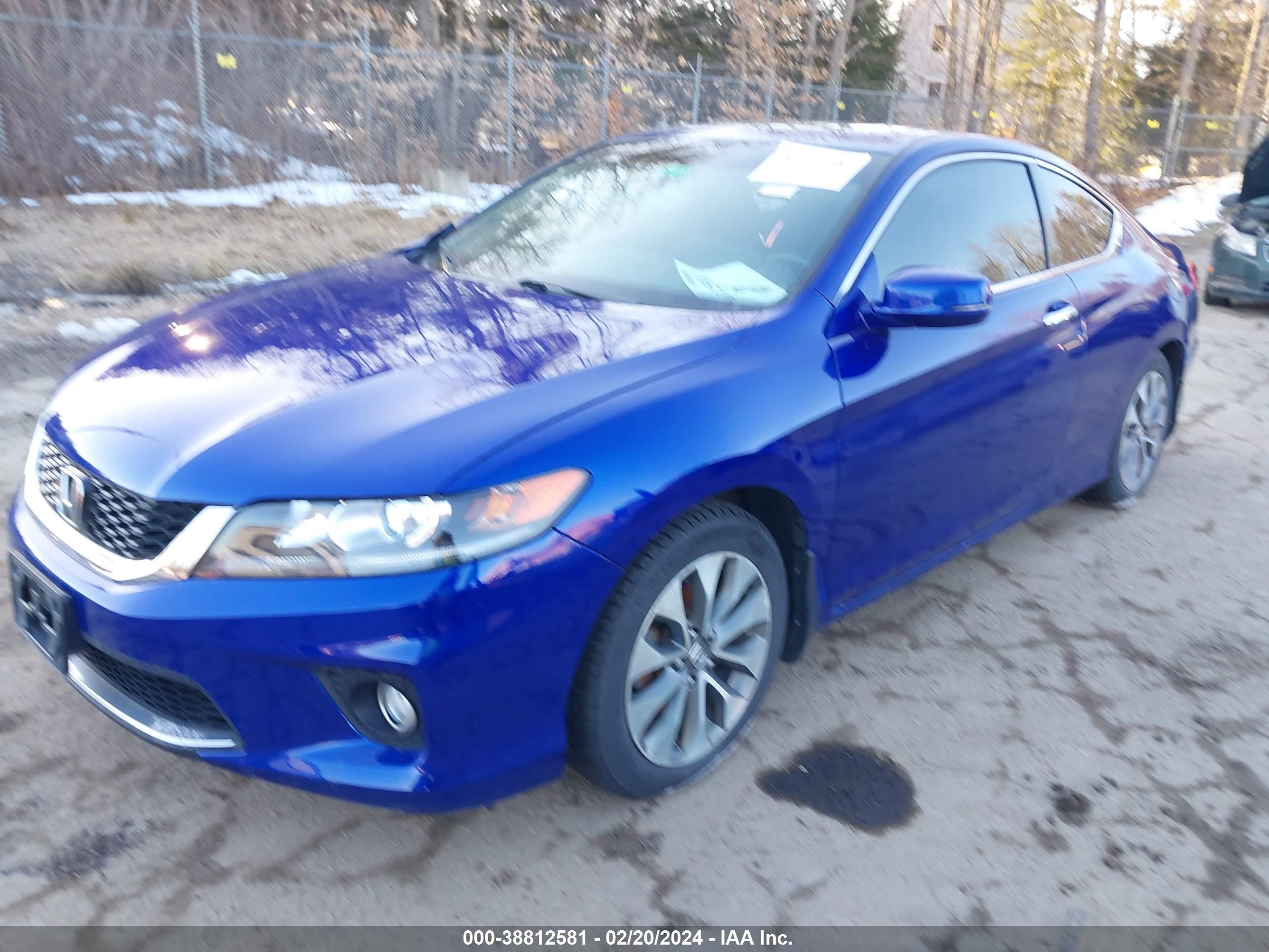 Photo 2 VIN: 1HGCT1B77DA024897 - HONDA ACCORD 