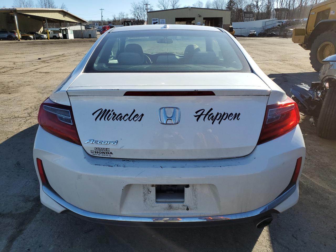 Photo 5 VIN: 1HGCT1B78GA001052 - HONDA ACCORD 