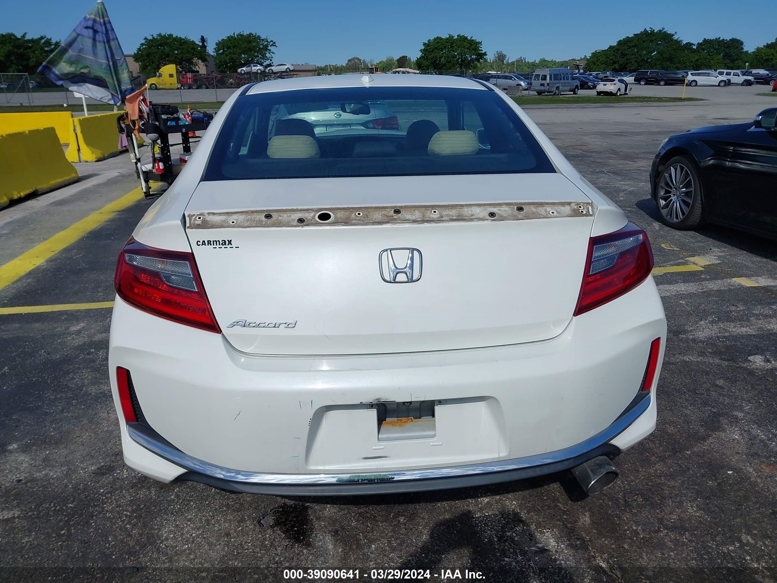 Photo 15 VIN: 1HGCT1B81HA004692 - HONDA ACCORD 