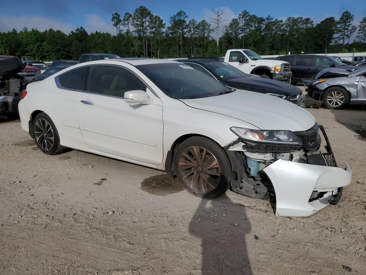 Photo 3 VIN: 1HGCT1B82GA008927 - HONDA ACCORD 