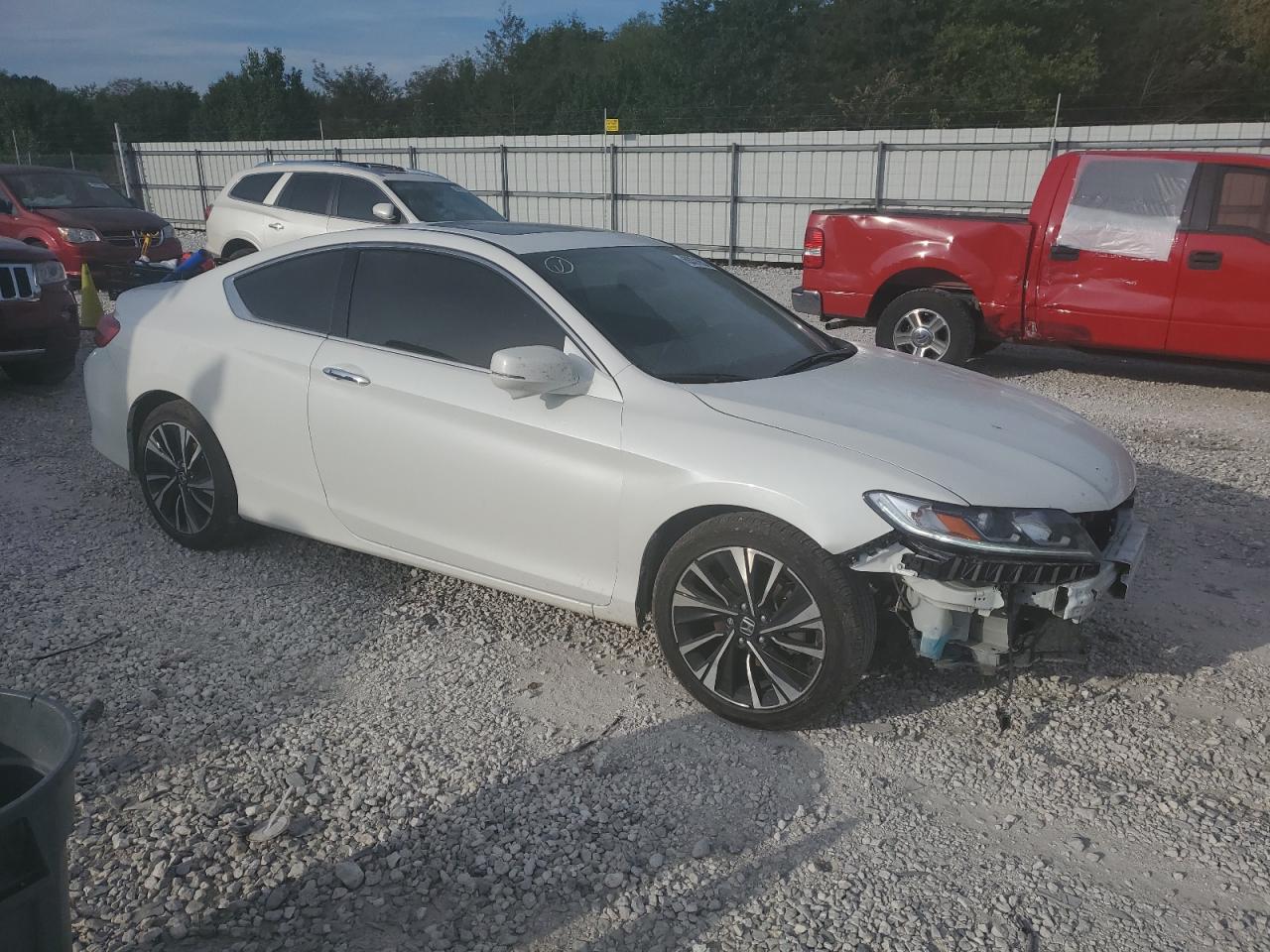 Photo 3 VIN: 1HGCT1B82HA003003 - HONDA ACCORD 