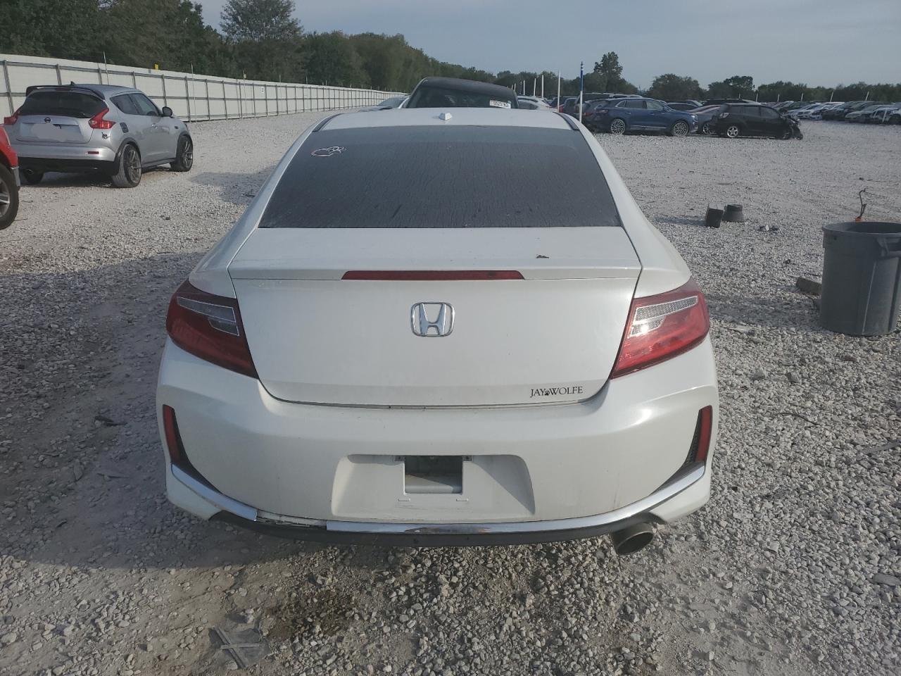 Photo 5 VIN: 1HGCT1B82HA003003 - HONDA ACCORD 