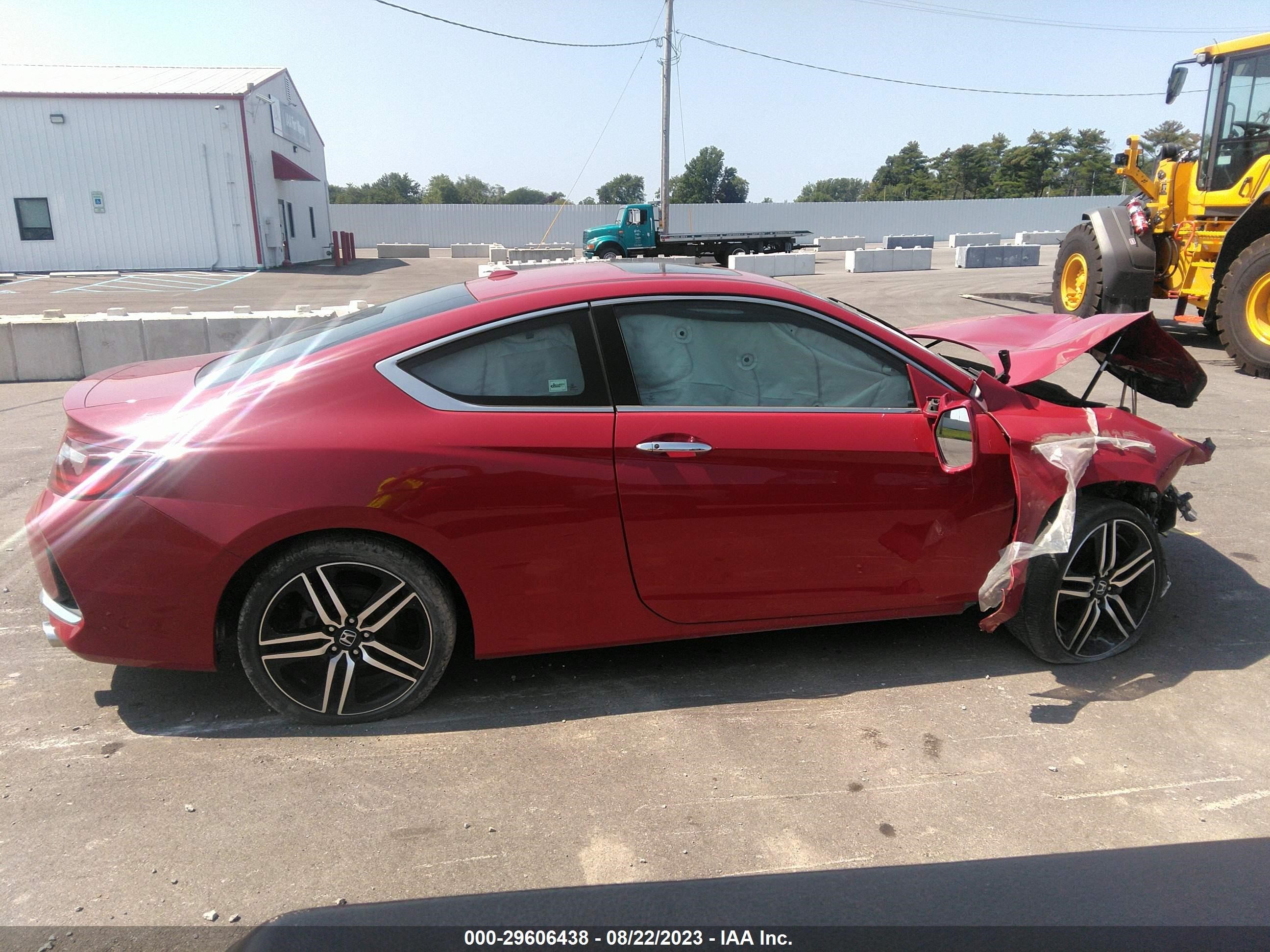 Photo 12 VIN: 1HGCT2B01HA002330 - HONDA ACCORD 