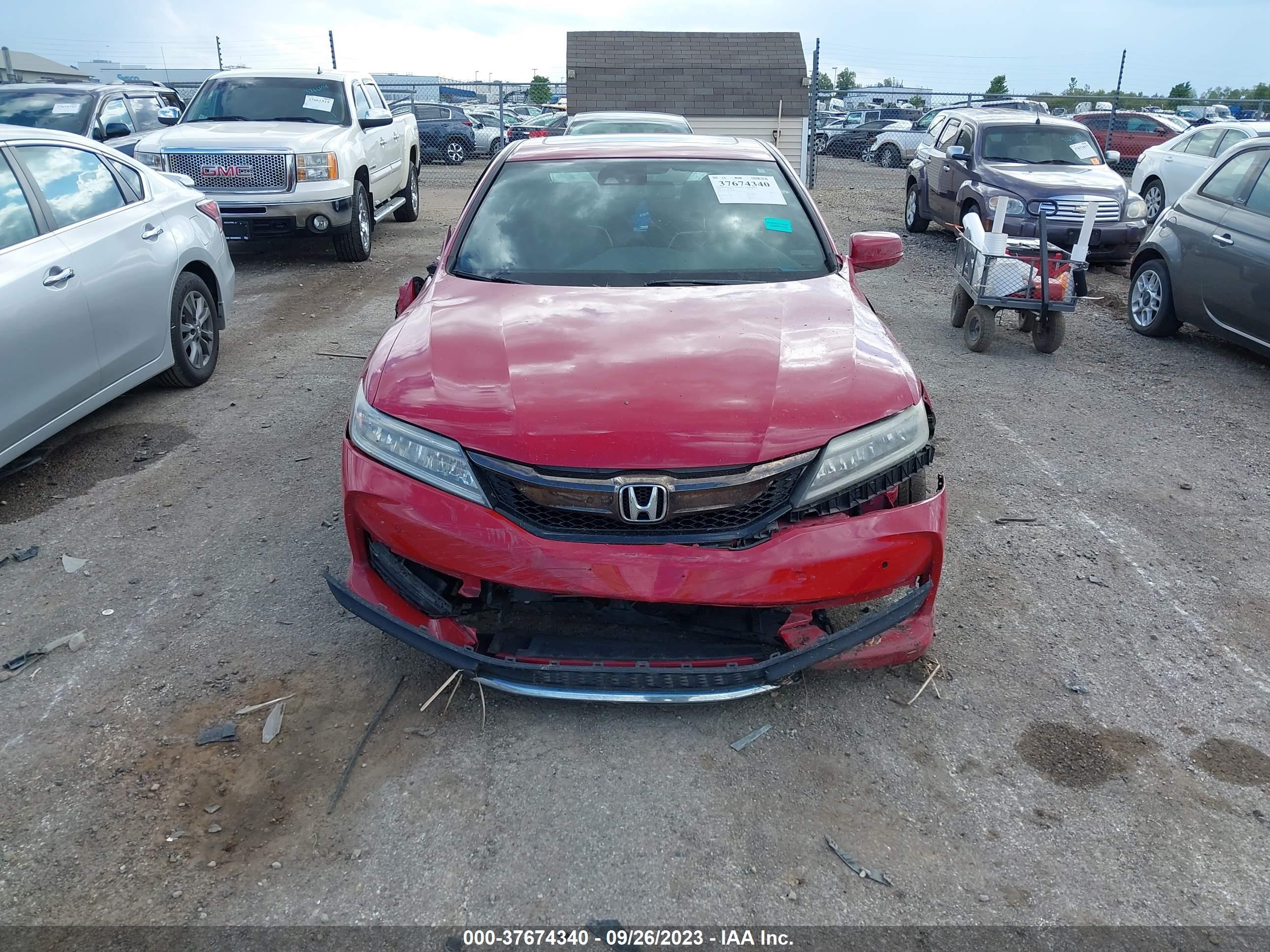 Photo 12 VIN: 1HGCT2B07GA004954 - HONDA ACCORD 