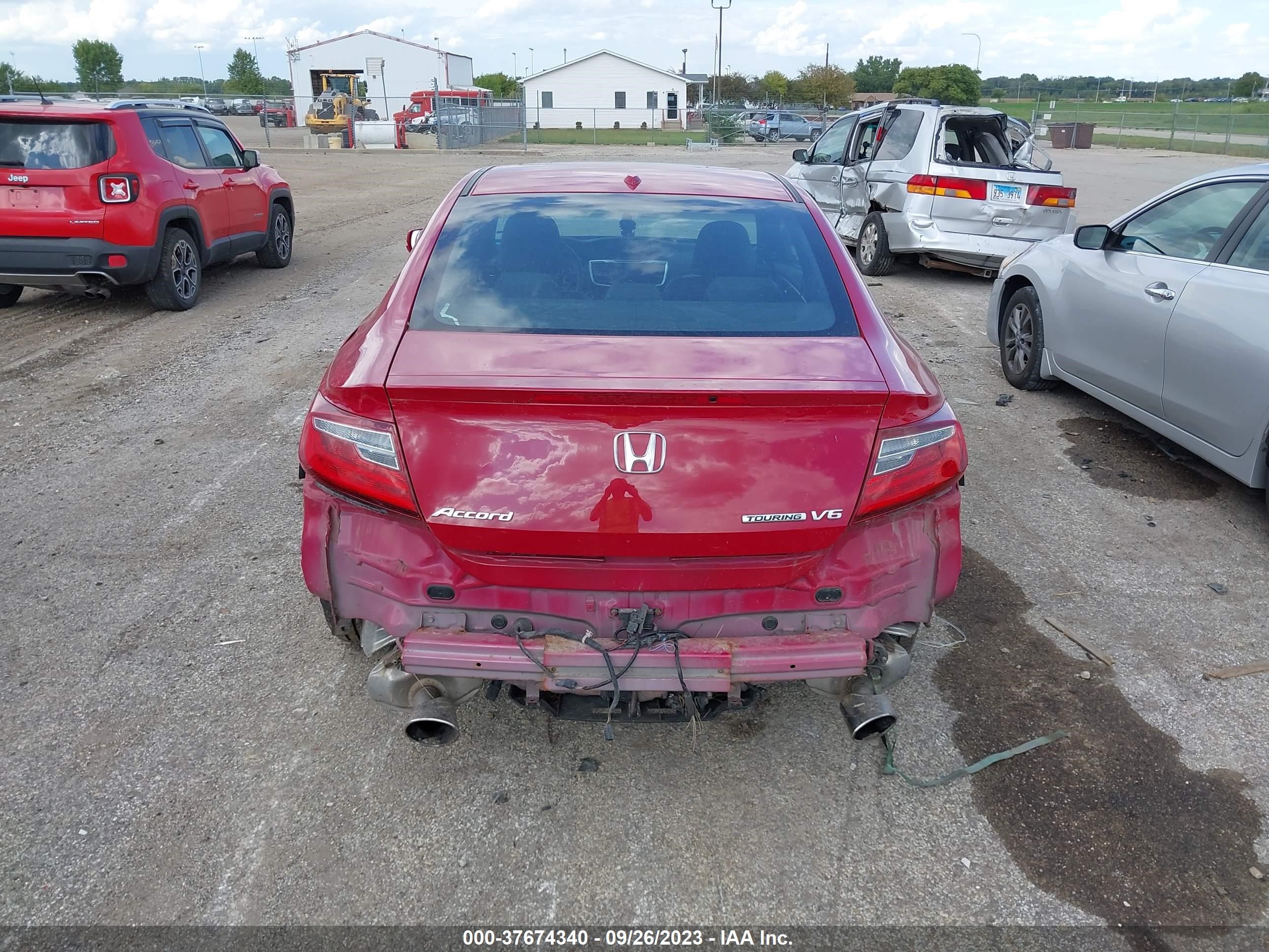 Photo 16 VIN: 1HGCT2B07GA004954 - HONDA ACCORD 