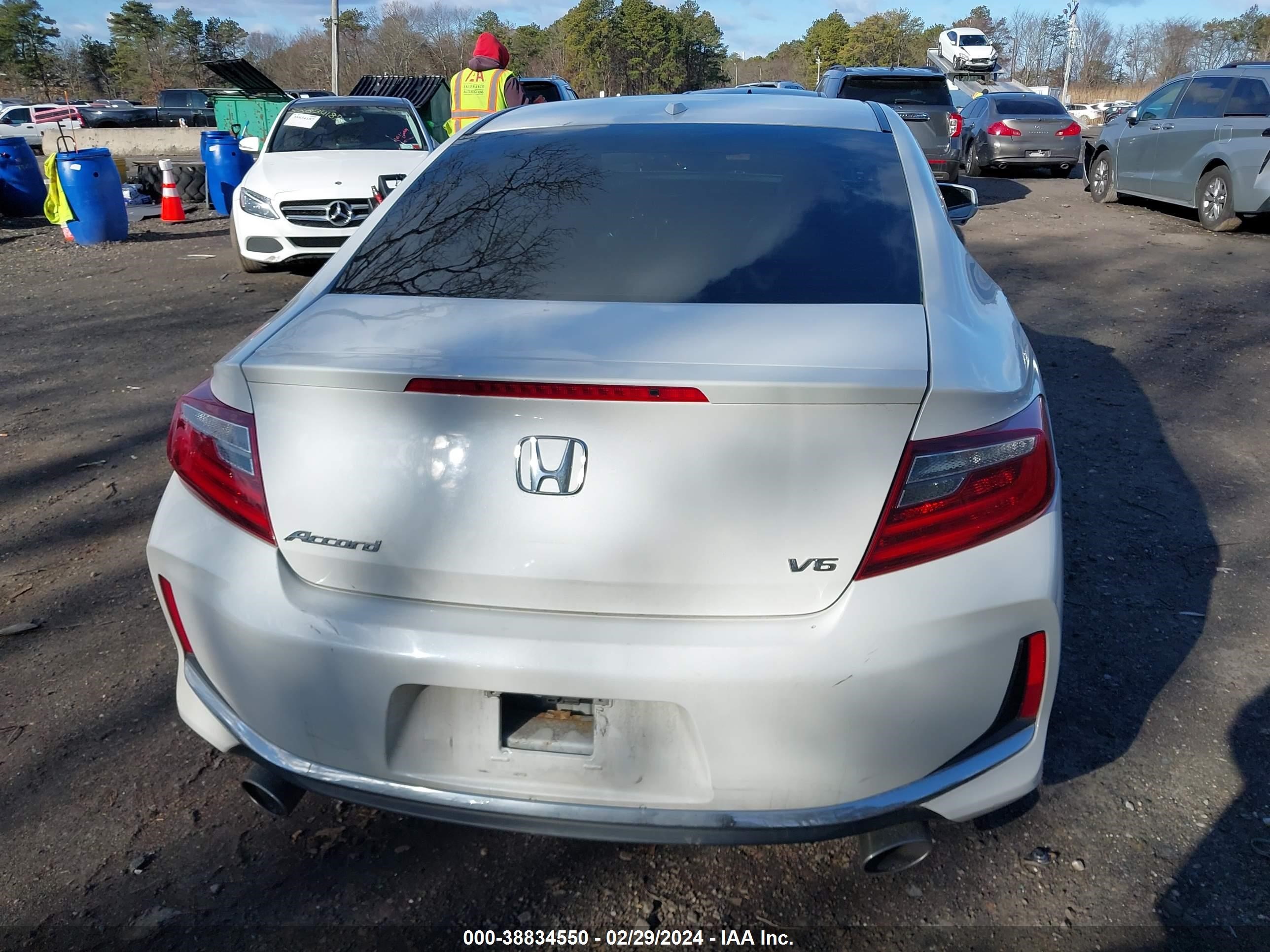 Photo 15 VIN: 1HGCT2B82HA001662 - HONDA ACCORD 