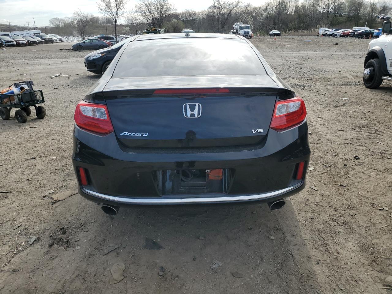 Photo 5 VIN: 1HGCT2B83FA004812 - HONDA ACCORD 