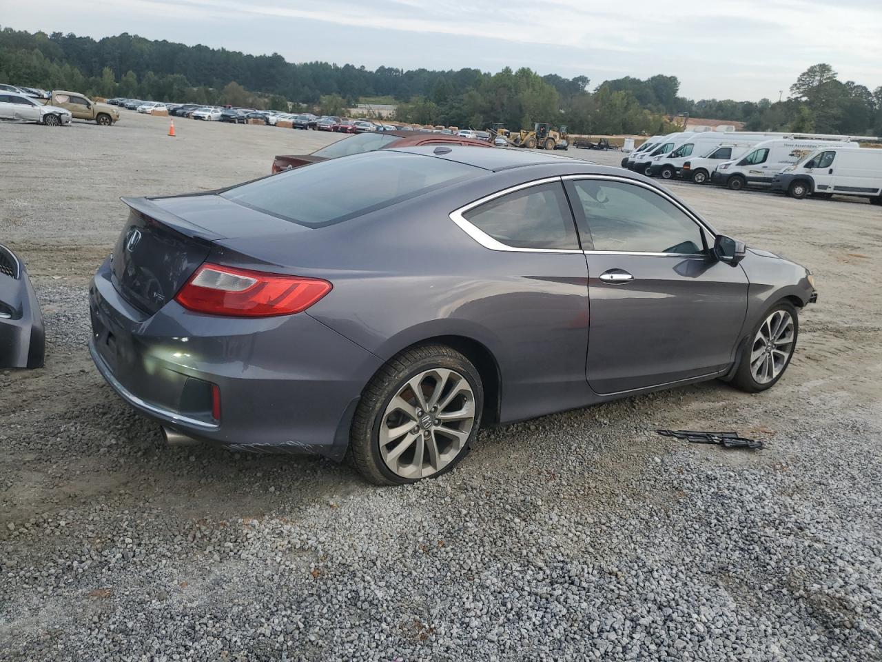 Photo 2 VIN: 1HGCT2B83FA005085 - HONDA ACCORD 