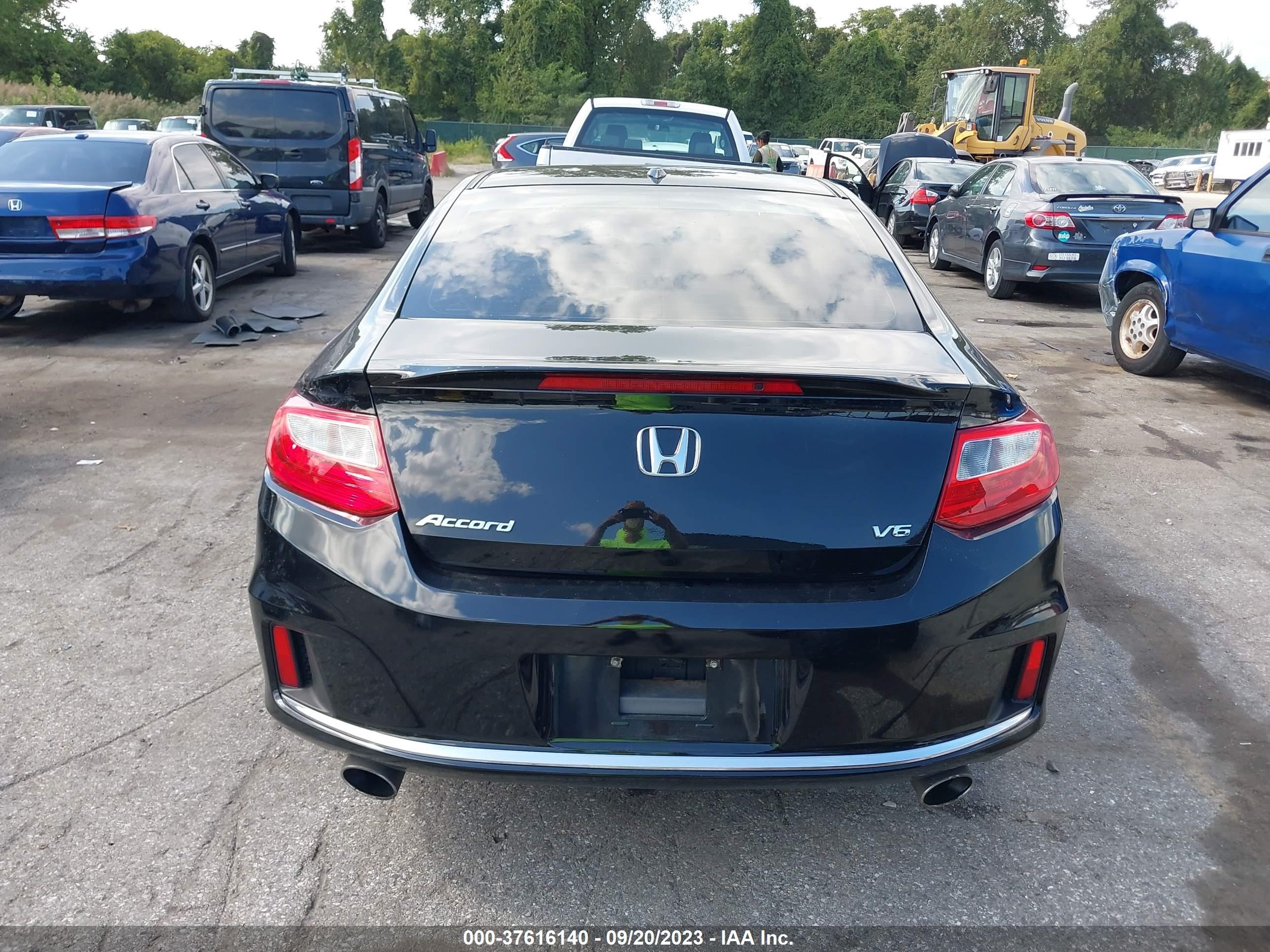 Photo 15 VIN: 1HGCT2B87DA000551 - HONDA ACCORD 