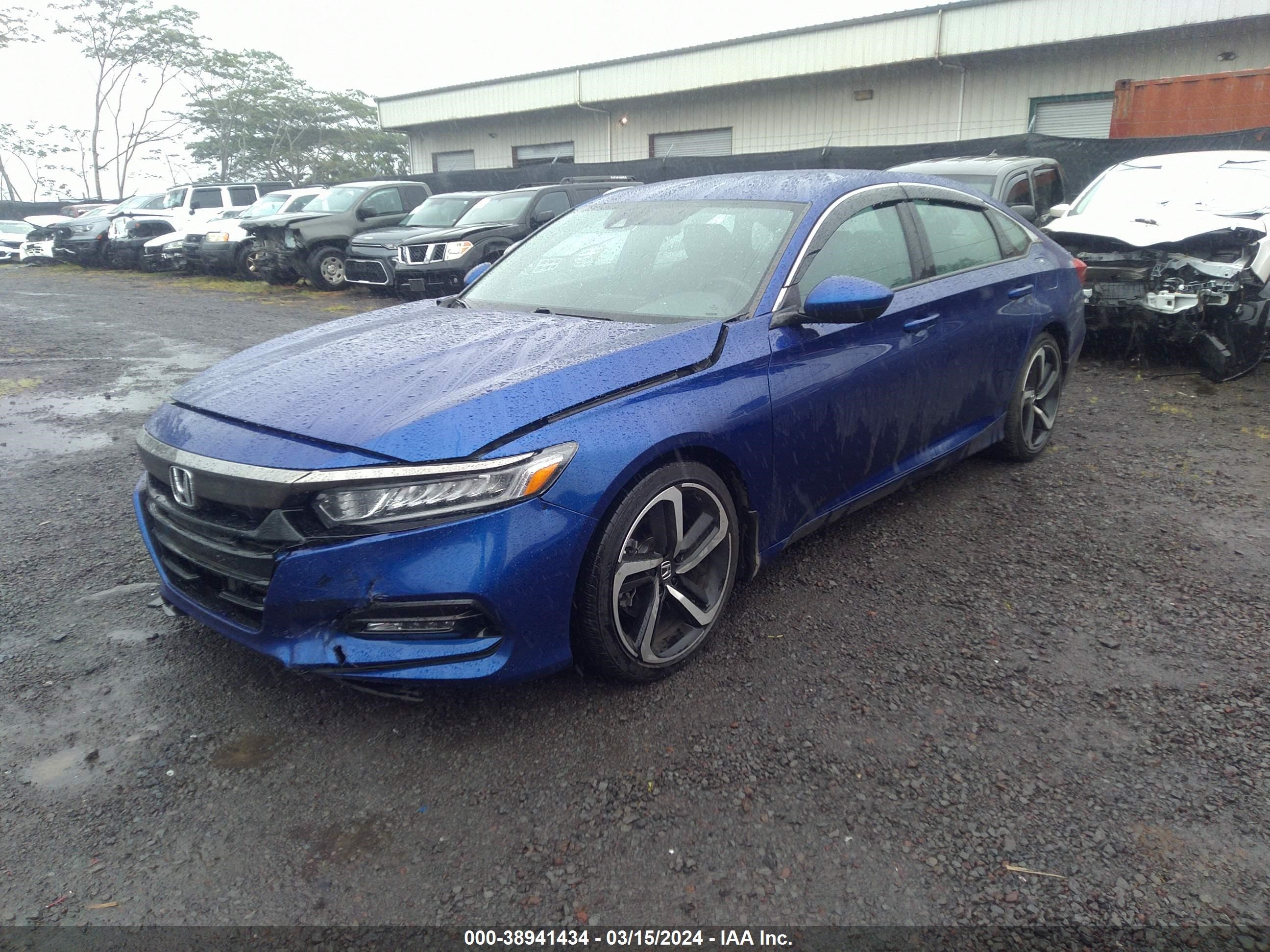 Photo 1 VIN: 1HGCV1E32JA080065 - HONDA ACCORD 