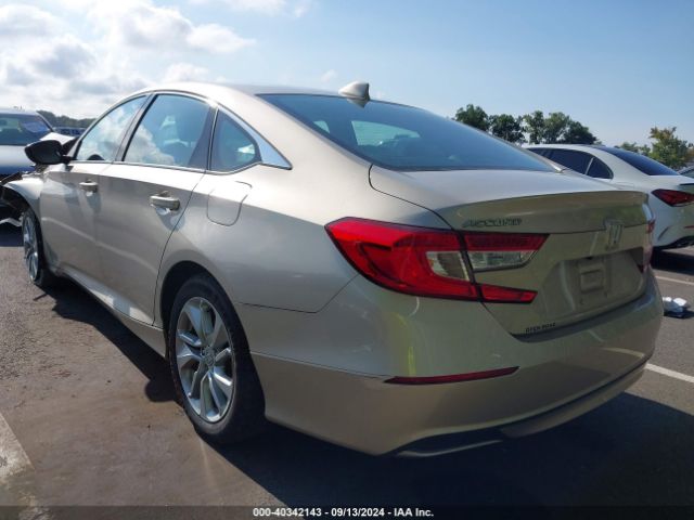 Photo 2 VIN: 1HGCV1F10JA028074 - HONDA ACCORD 