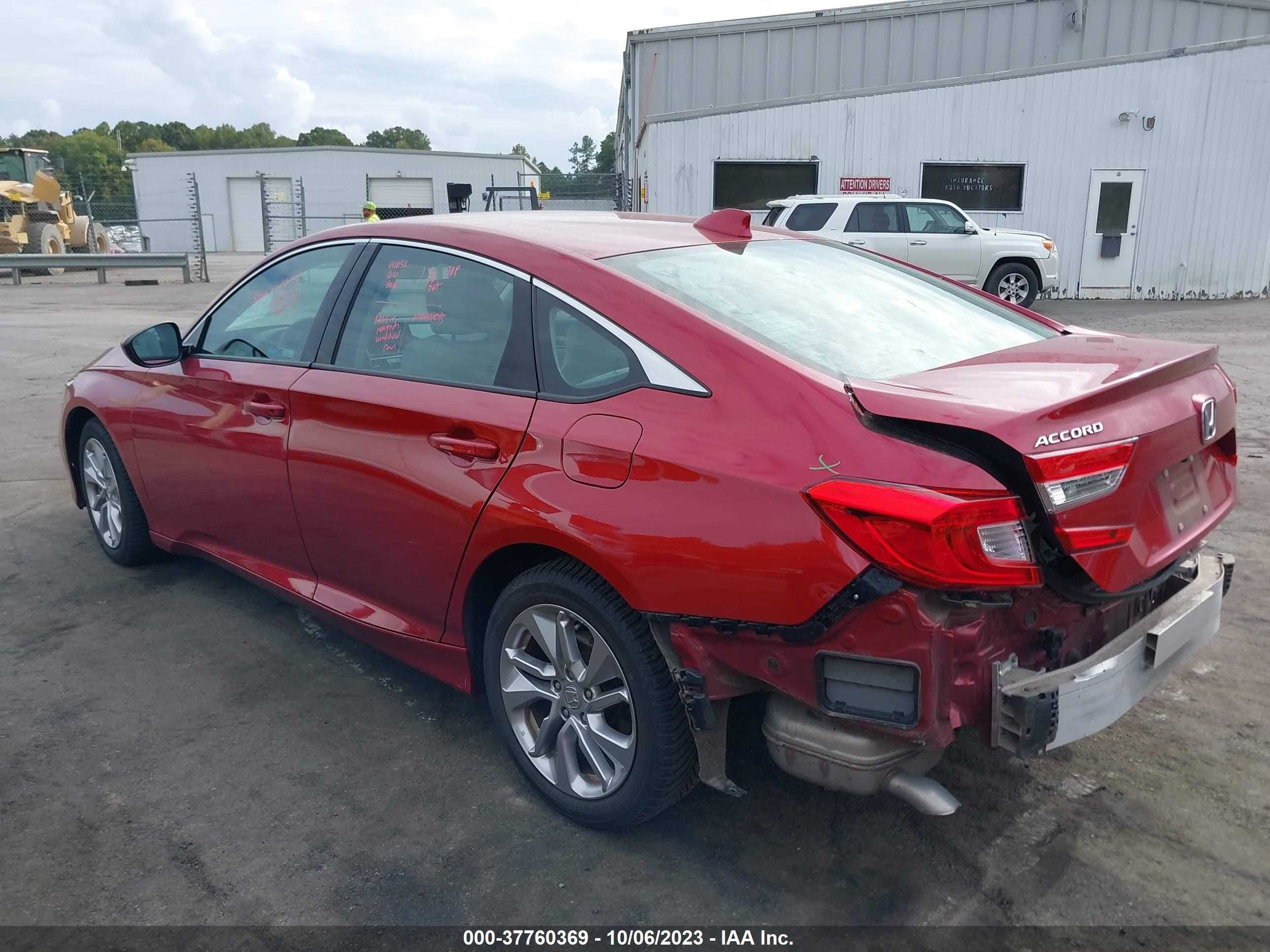 Photo 2 VIN: 1HGCV1F10JA092762 - HONDA ACCORD 