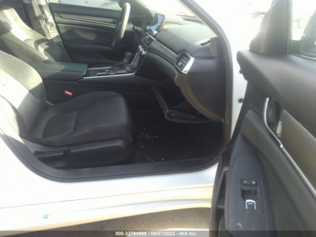 Photo 4 VIN: 1HGCV1F10JA114307 - HONDA ACCORD SEDAN 