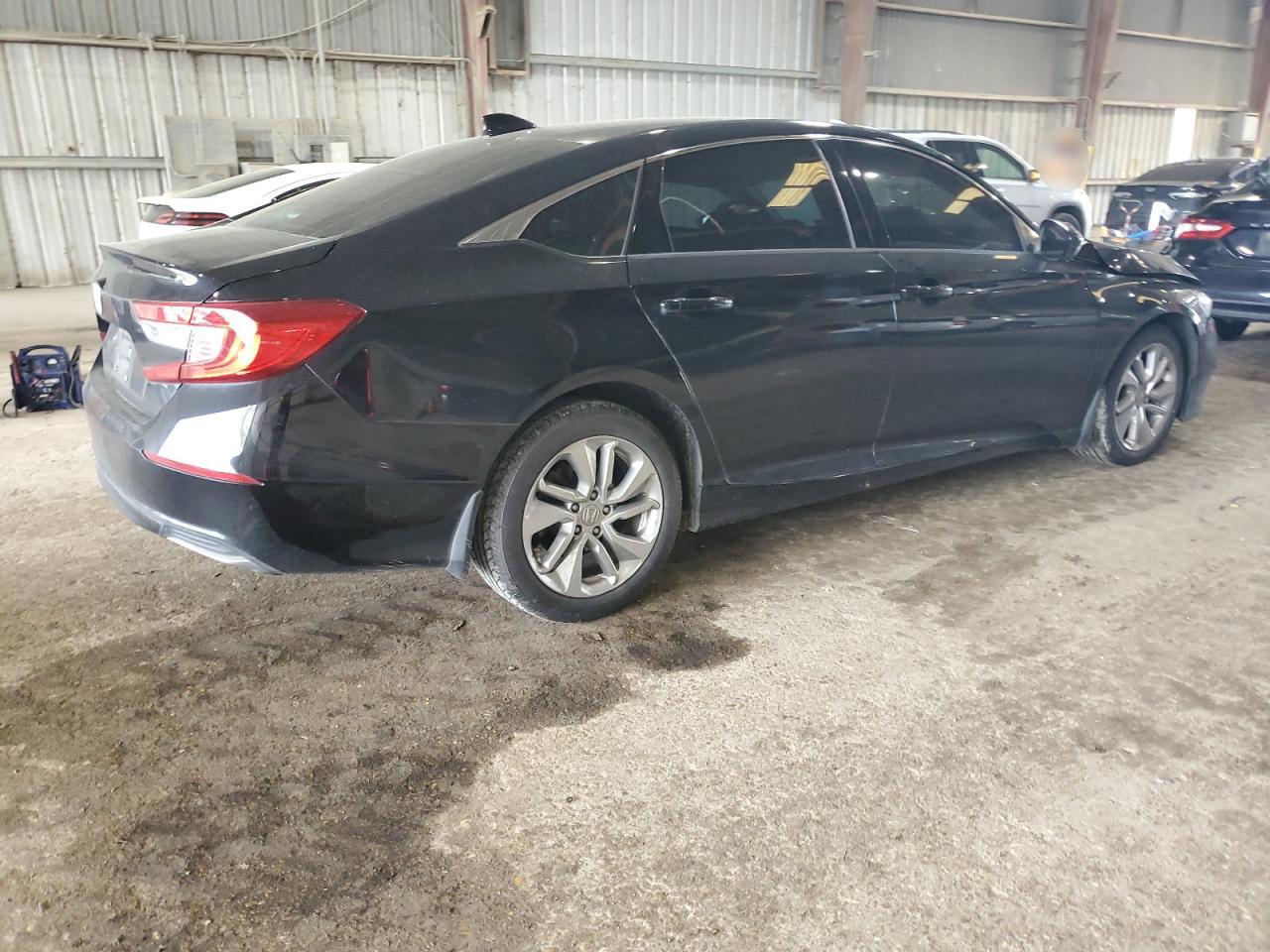 Photo 2 VIN: 1HGCV1F10JA188875 - HONDA ACCORD 