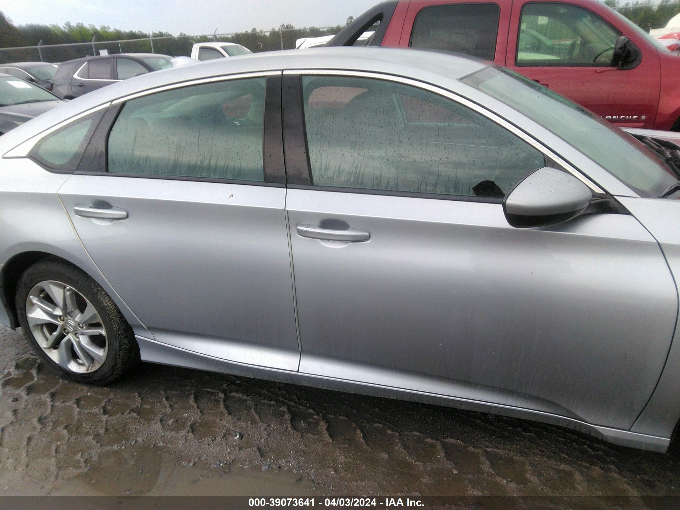 Photo 12 VIN: 1HGCV1F10JA206422 - HONDA ACCORD 