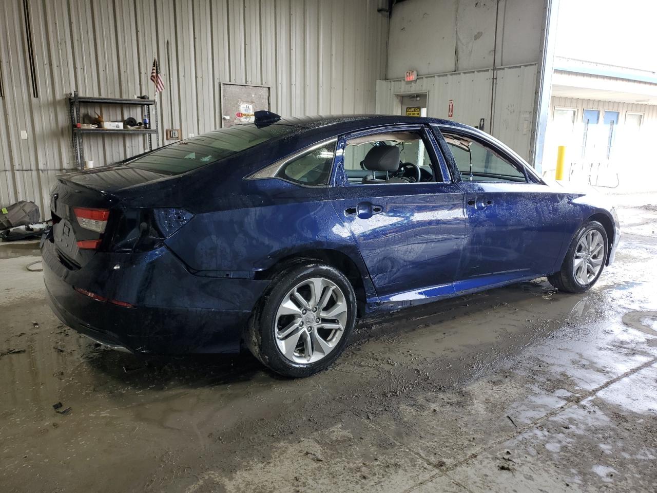 Photo 2 VIN: 1HGCV1F10JA233684 - HONDA ACCORD 