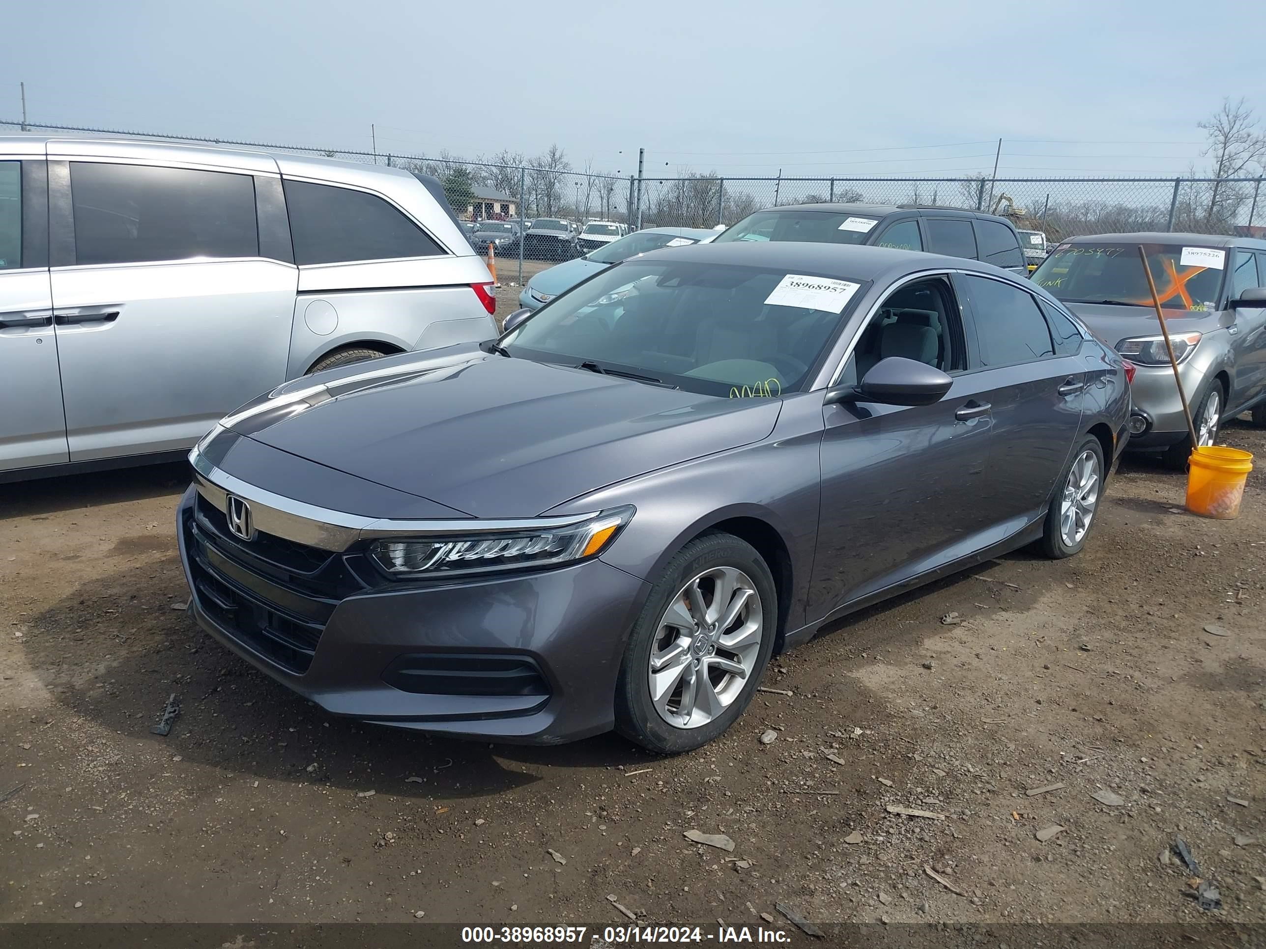 Photo 1 VIN: 1HGCV1F10JA264062 - HONDA ACCORD 