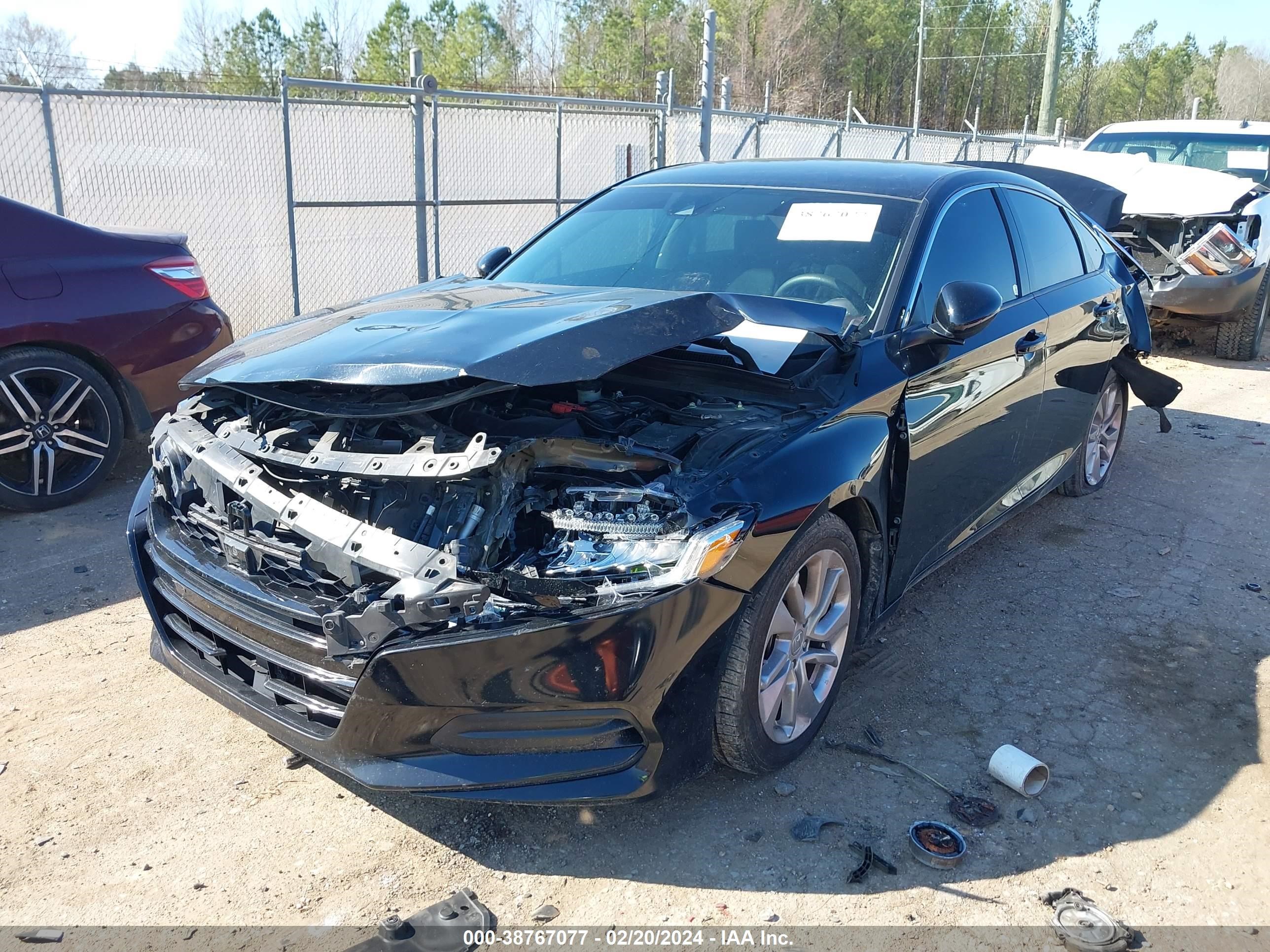 Photo 1 VIN: 1HGCV1F10KA033499 - HONDA ACCORD 