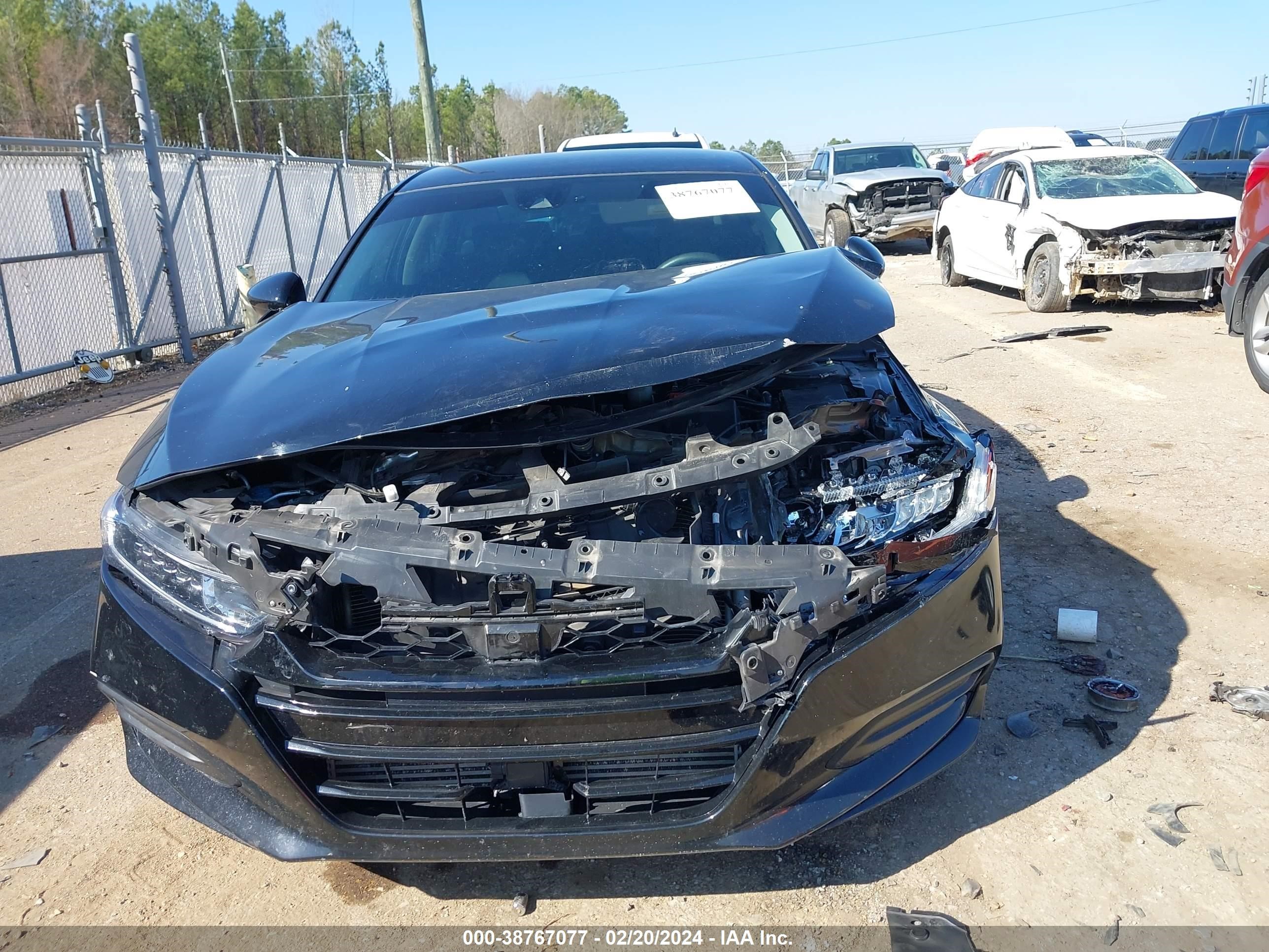 Photo 10 VIN: 1HGCV1F10KA033499 - HONDA ACCORD 