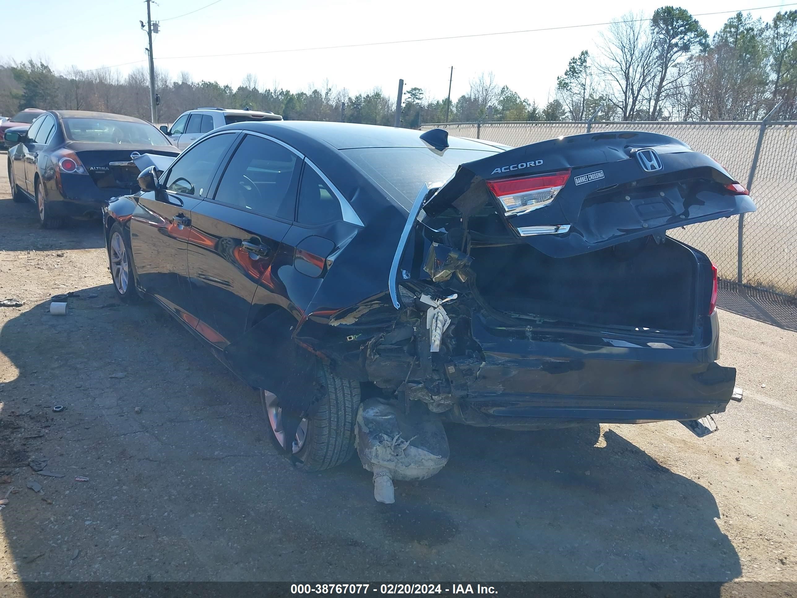 Photo 2 VIN: 1HGCV1F10KA033499 - HONDA ACCORD 