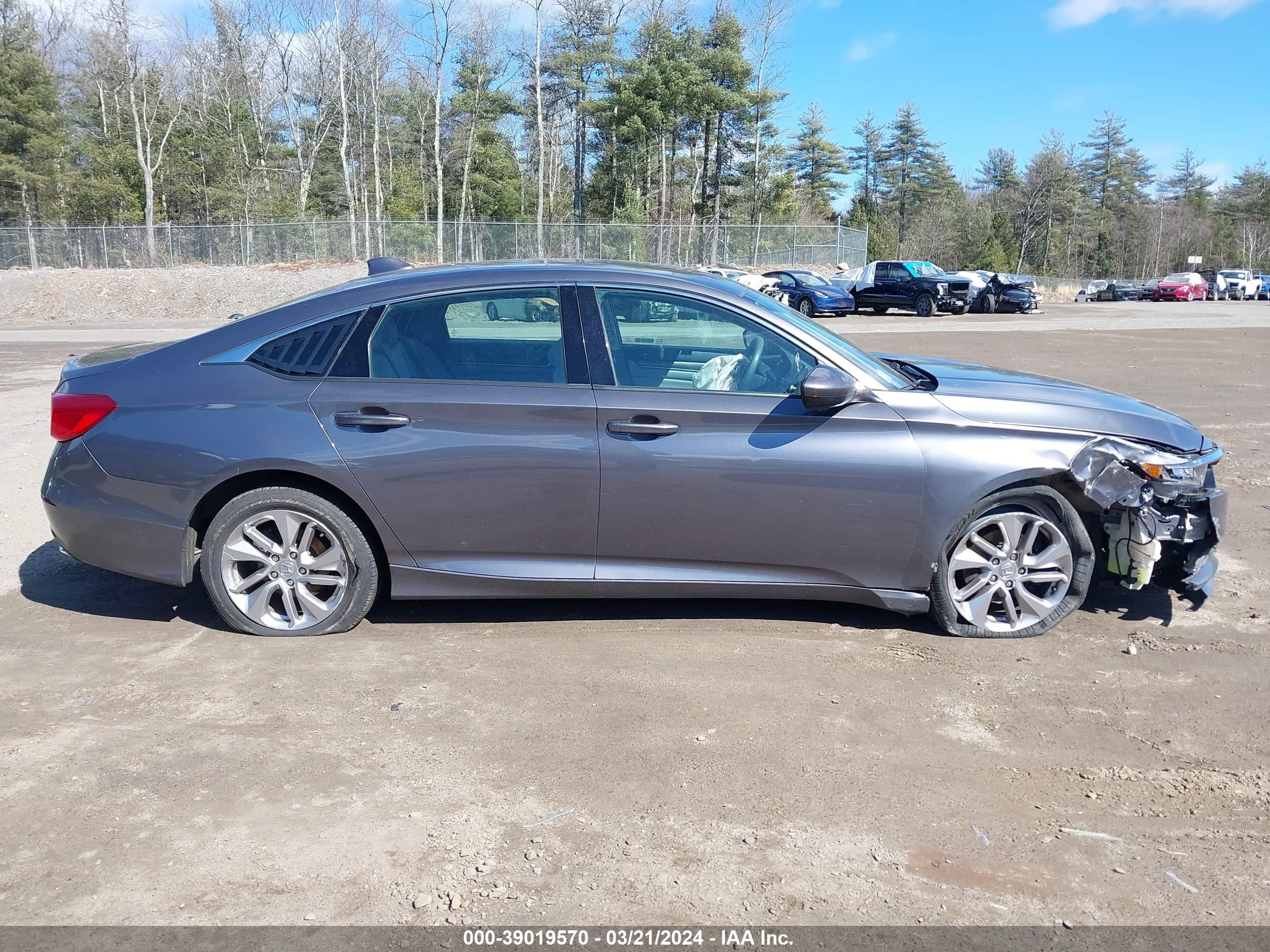 Photo 13 VIN: 1HGCV1F10KA047905 - HONDA ACCORD 