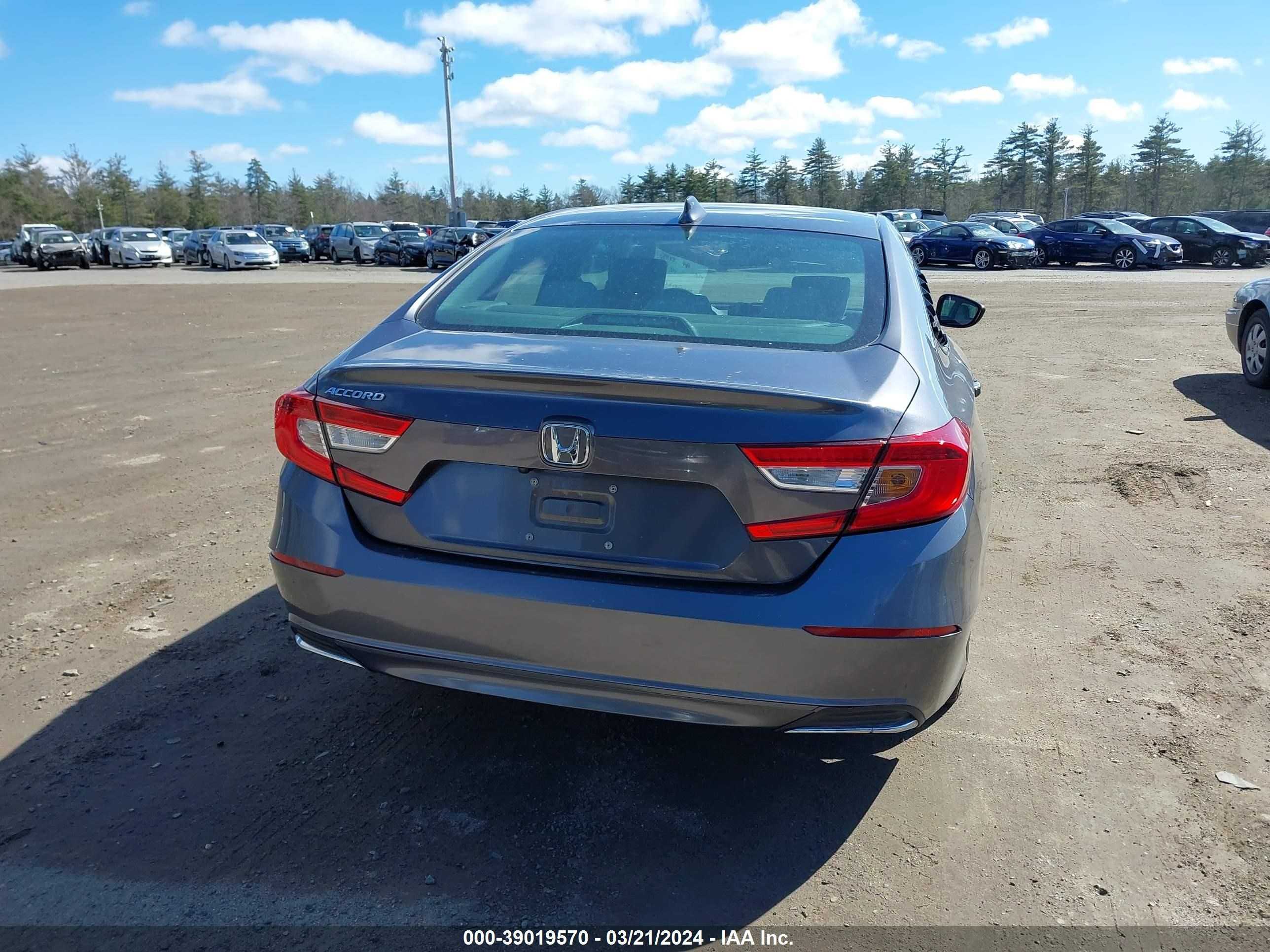 Photo 16 VIN: 1HGCV1F10KA047905 - HONDA ACCORD 