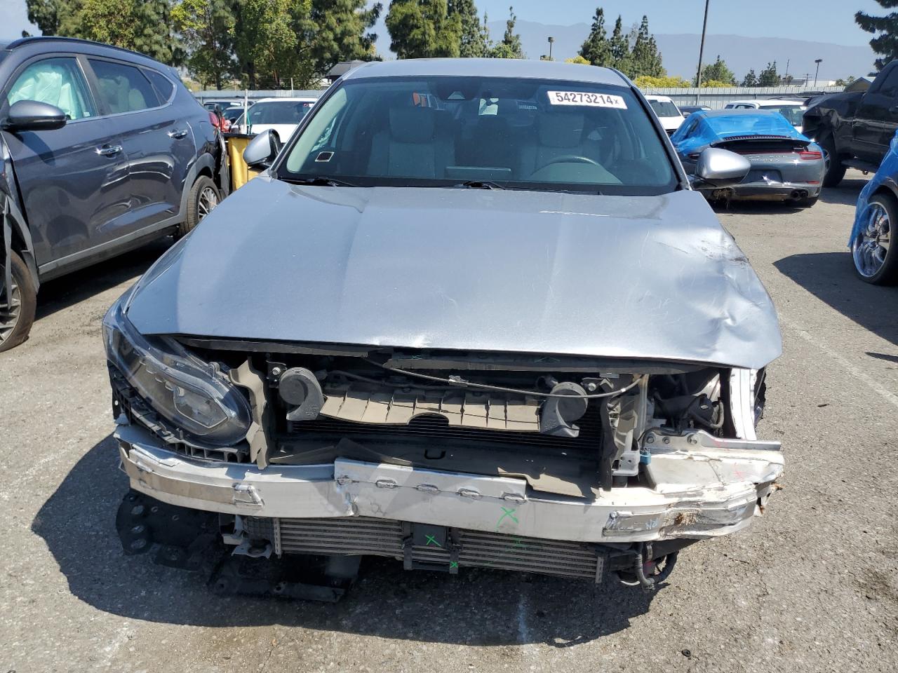 Photo 4 VIN: 1HGCV1F10KA080693 - HONDA ACCORD 