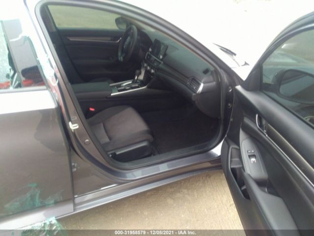 Photo 4 VIN: 1HGCV1F10KA096702 - HONDA ACCORD SEDAN 